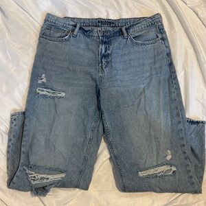 Arizona Jean Company Light Blue Distressed Women's Jeans